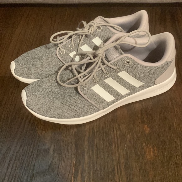 Adidas Racer Running Sneaker with Memory foam foot bed size 9 in gray - Picture 3 of 5